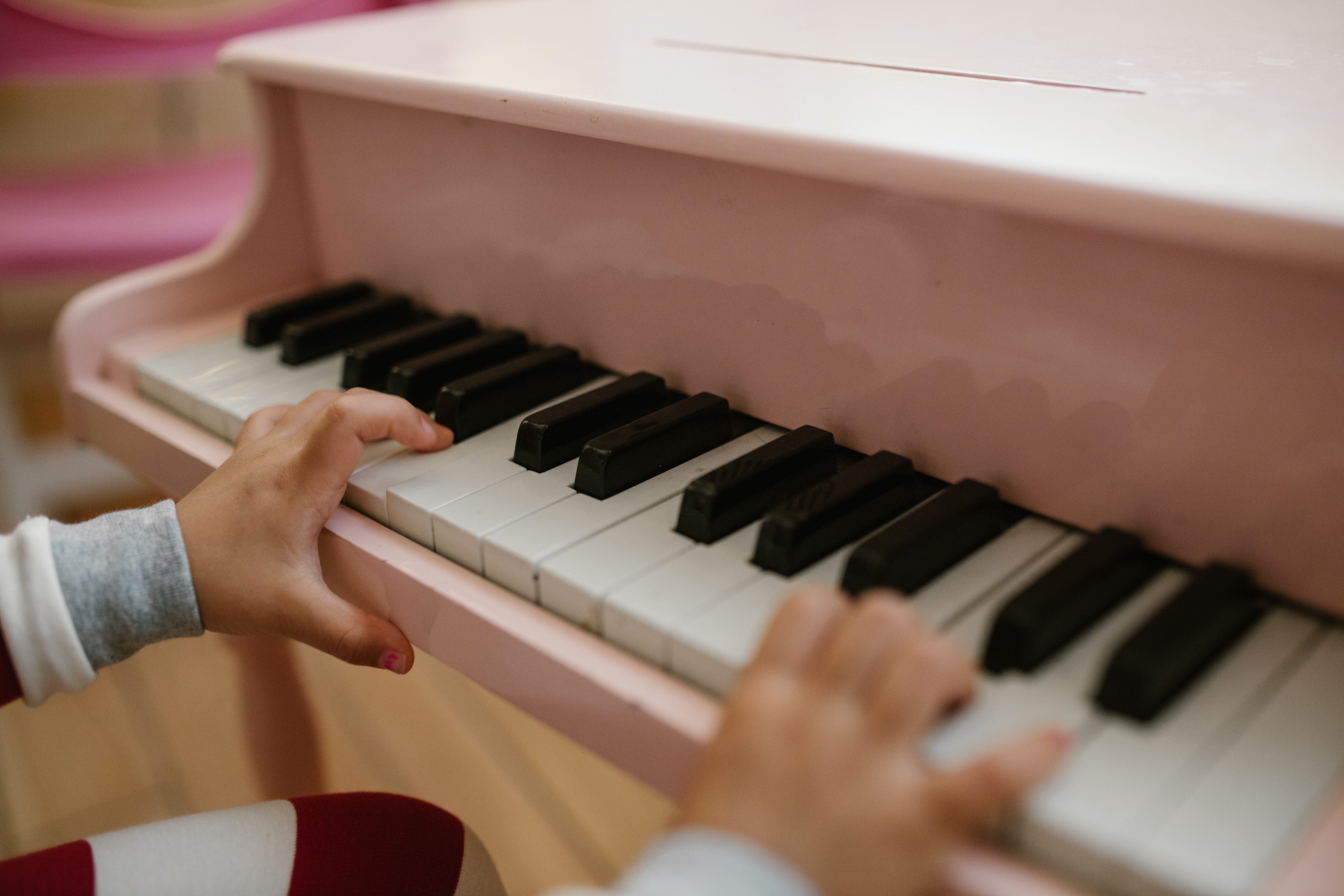 little kid_playing_the_piano